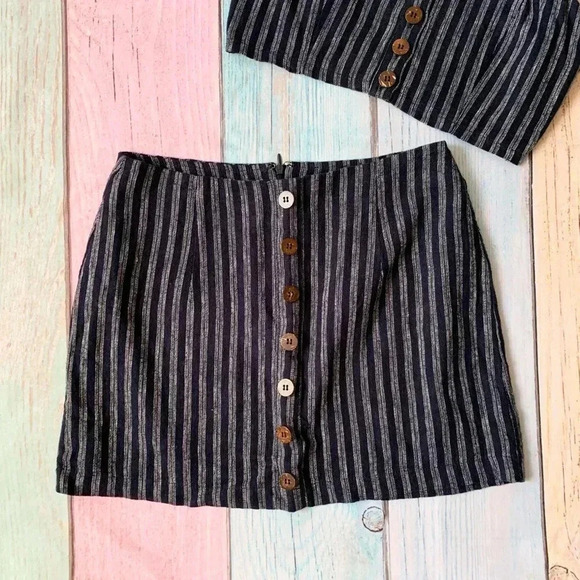 Forever 21 crop top mini skirt set blue and white stripes - Picture 2 of 9